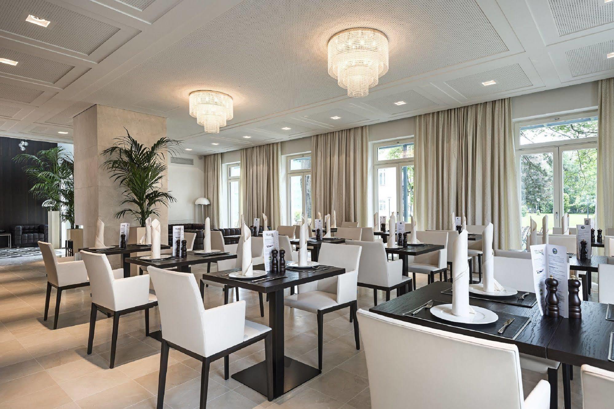 Tauroa Steirerschloessl Hotel Zeltweg Kültér fotó
